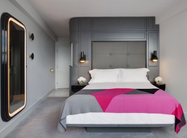 We set the bar high with our Standard rooms, featuring sumptuous beds and custom designed furniture by designer Tom Dixon